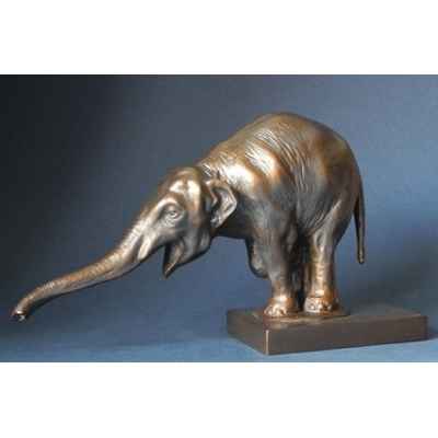 Reproduction statuette éléphant d\\\'Asie mendiant d\\\'après Bugatti BUG01
