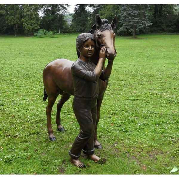 Sculpture bronze Fille avec poney -B870